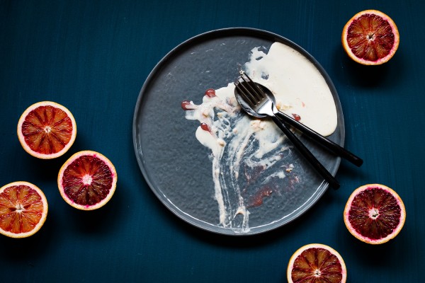 Baba au Rhum | Eis von brauner Butter | Blutorangen Gel | kandierte ...