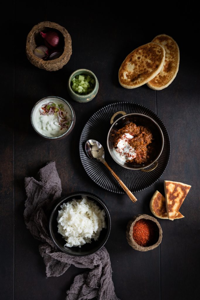 Rogan Josh | indisches Lammcurry mit Raita und Naan | seelenschmeichelei.de