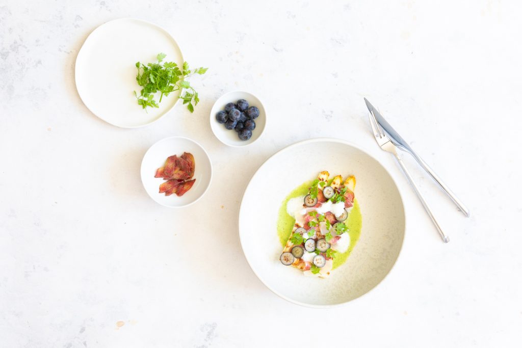 Gegrillter Spargel | Rhabarber | Kerbelbuttermilch | Seelenschmeichelei Gegrillter Spargel | Rhabarber | Kerbelbuttermilch | Seelenschmeichelei