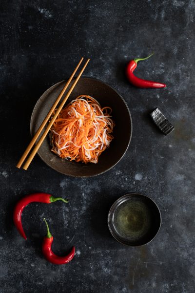 Vietnamesische Chicken Wings &amp; schnelle Gemüse Pickles