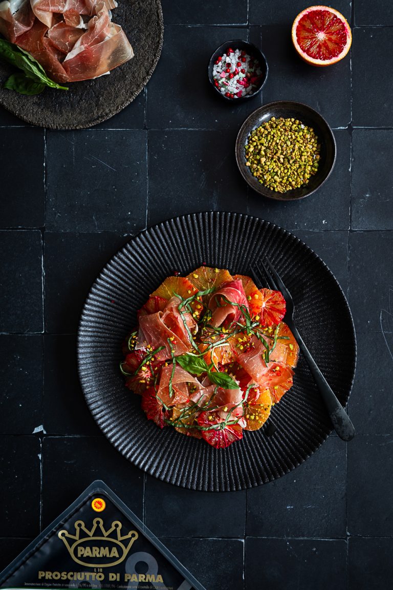 Parmaschinken auf Blutorangen Carpaccio . Einfach gut! Parmaschinken auf Blutorangen Carpaccio . Einfach gut!